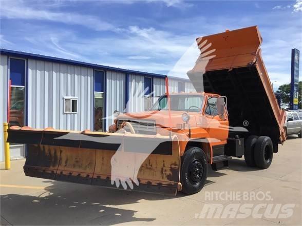 Ford F800 Sand and salt spreaders