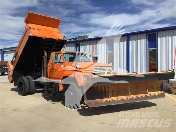 Ford F800 Sand and salt spreaders