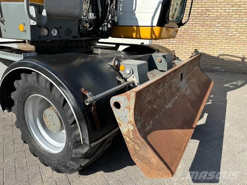Liebherr A914 Wheeled excavators
