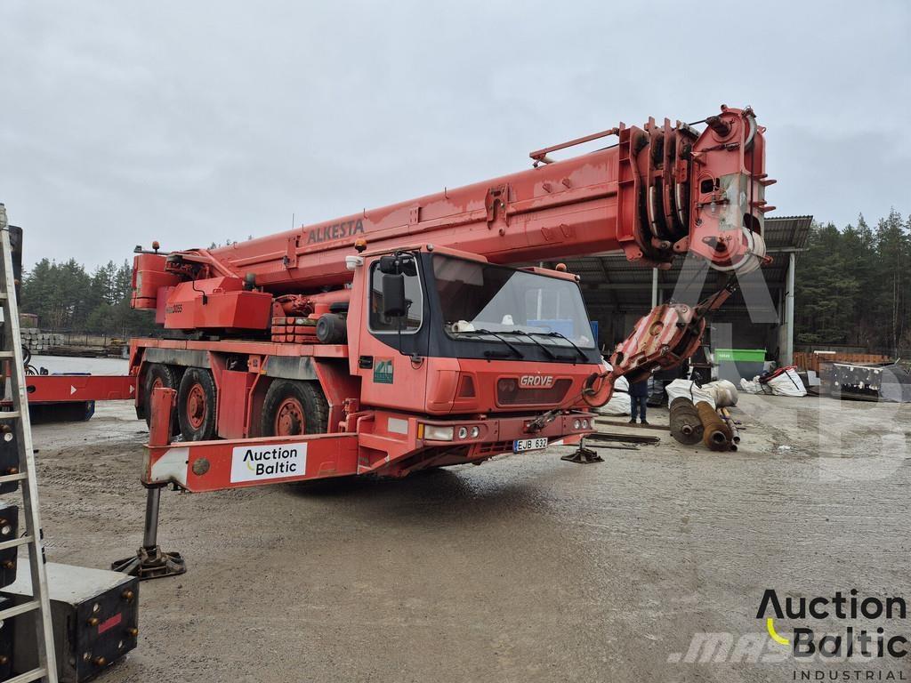 Grove GMK 3050 Truck mounted cranes