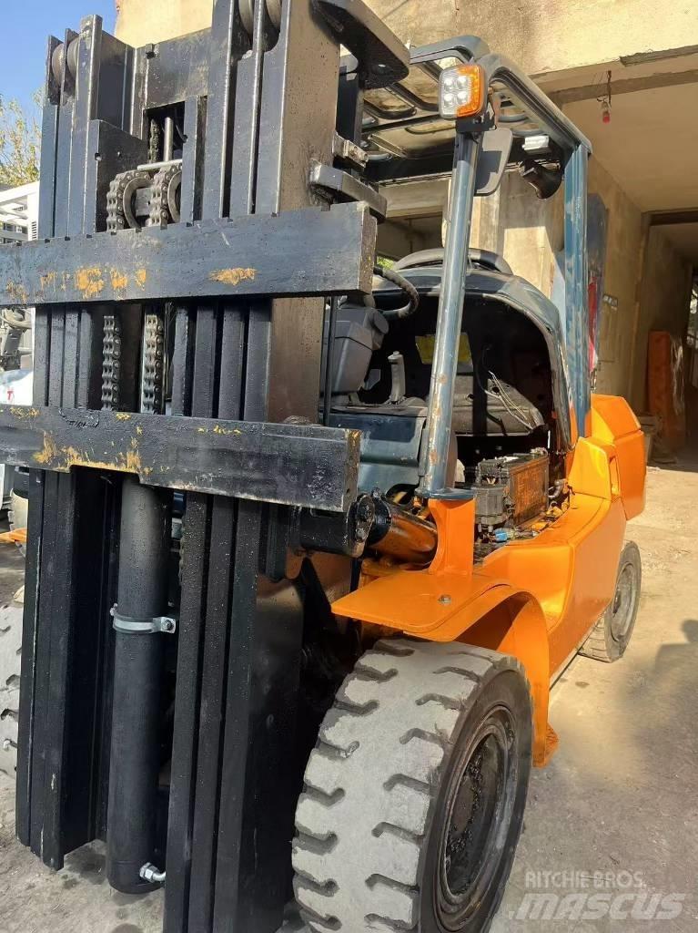 Toyota FD 50 Diesel trucks