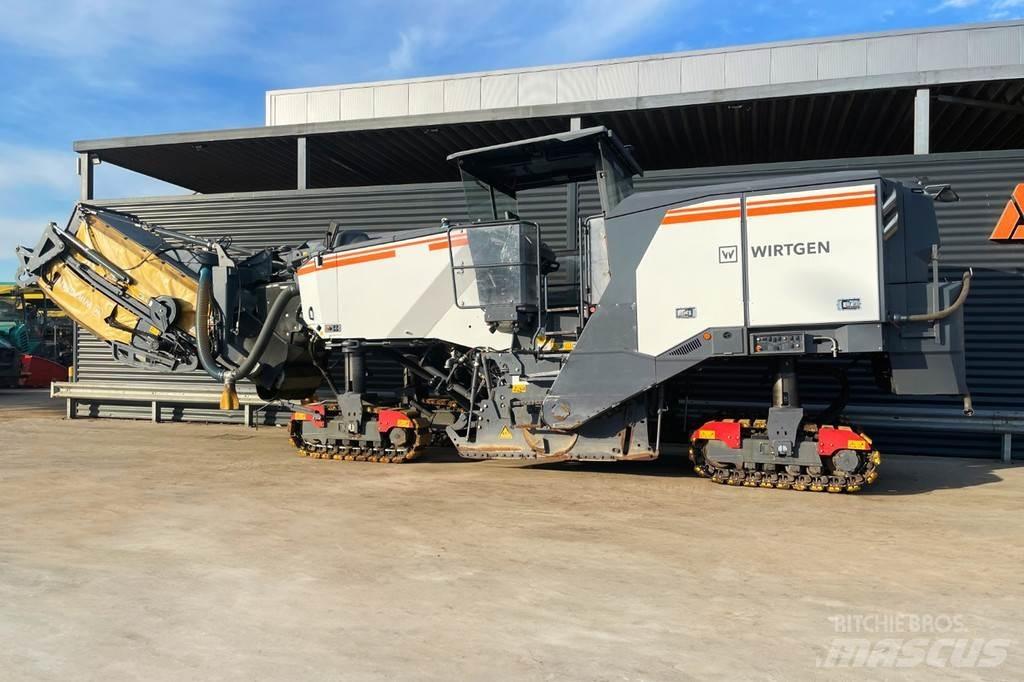 Wirtgen W 220 FI Asphalt cold milling machines