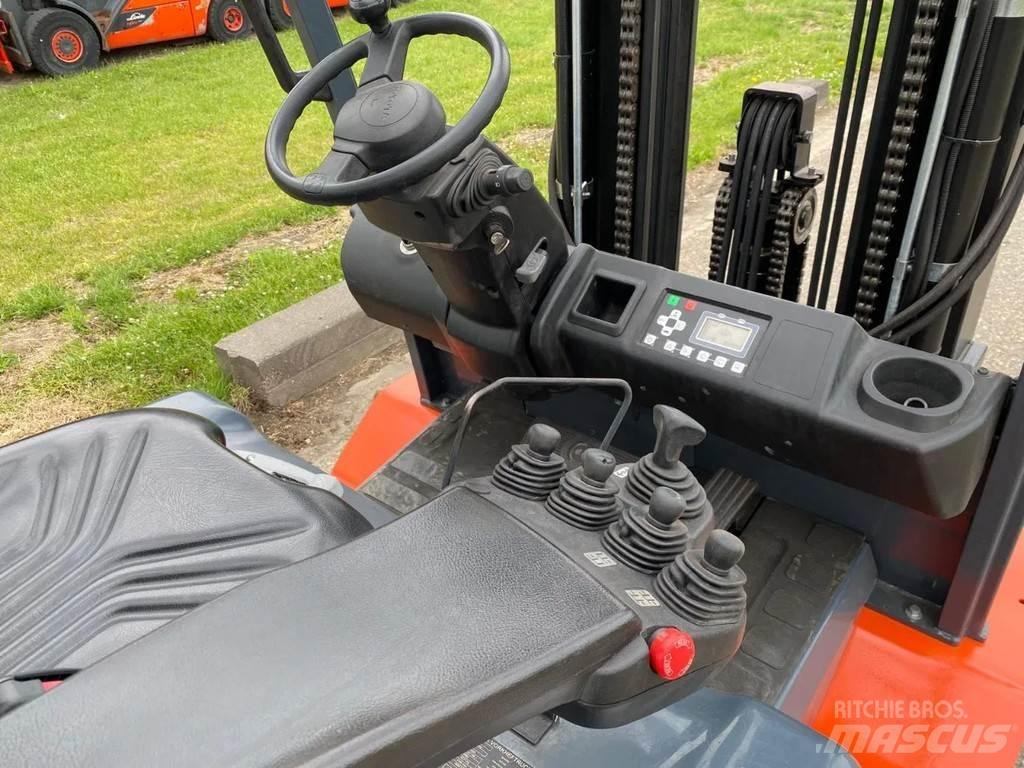 Toyota 8FBMT40 Electric forklift trucks