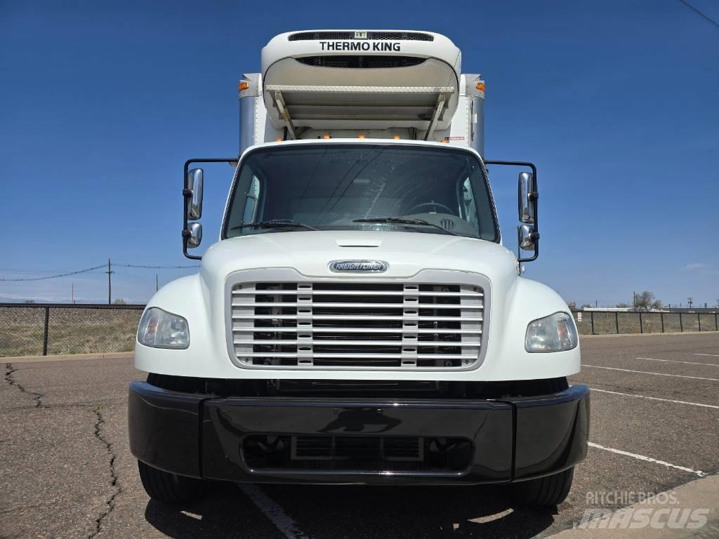 Freightliner M 106 Temperature controlled trucks