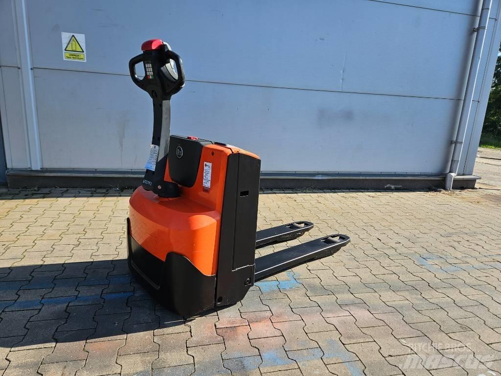 BT LWE 140 Low lifter