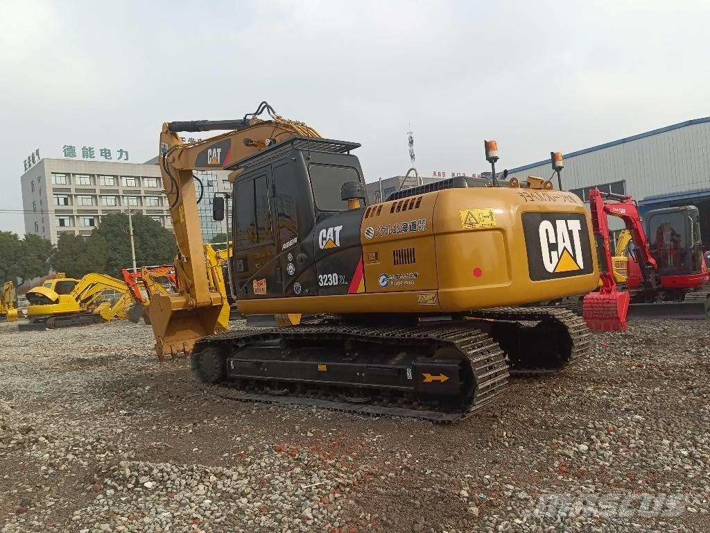 CAT 323 D Crawler excavators