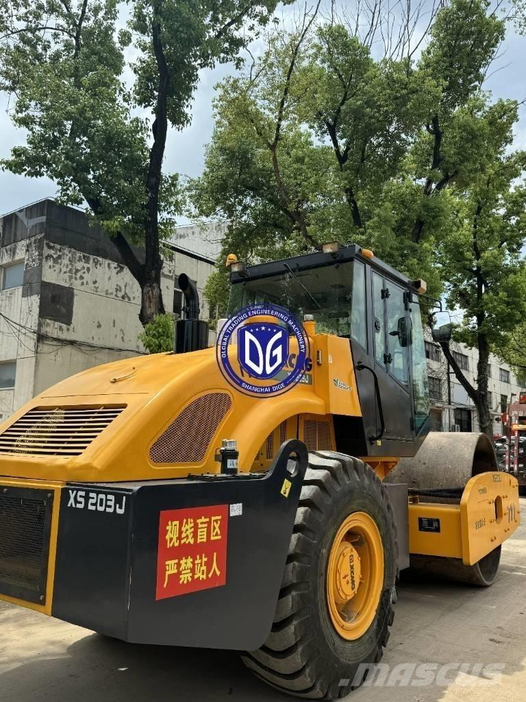 XCMG XS 203 J Single drum rollers