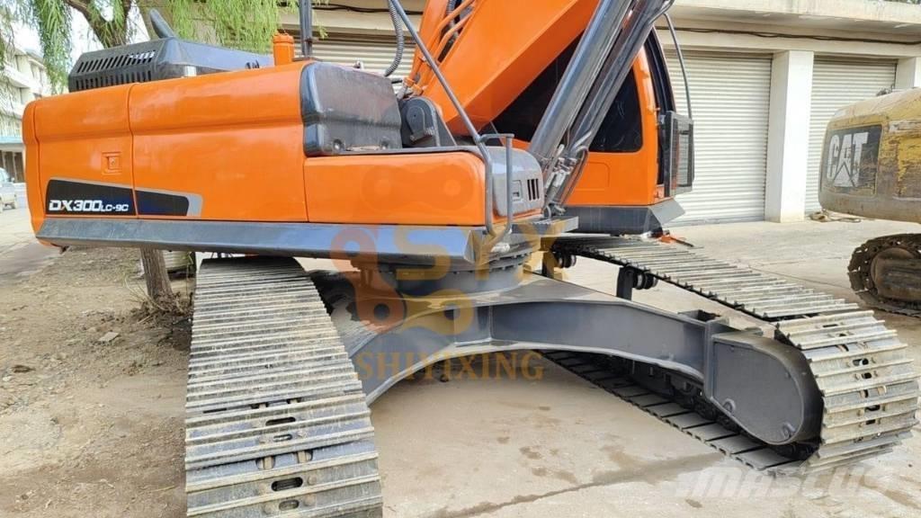 Doosan DX 300 Crawler excavators