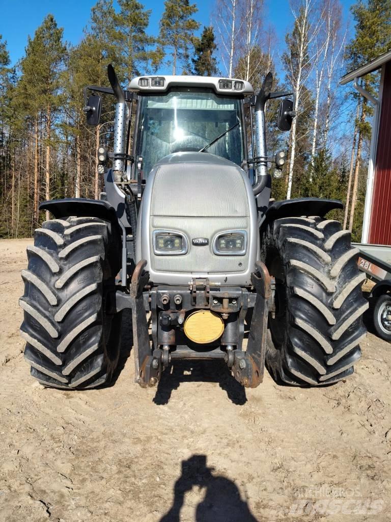 Valtra T130 Hi-Tek Tractors