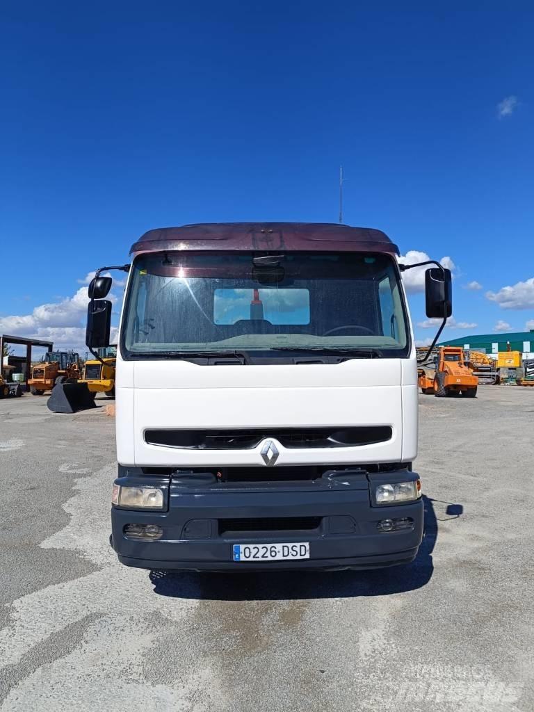 Renault 320 DCI Truck mounted cranes