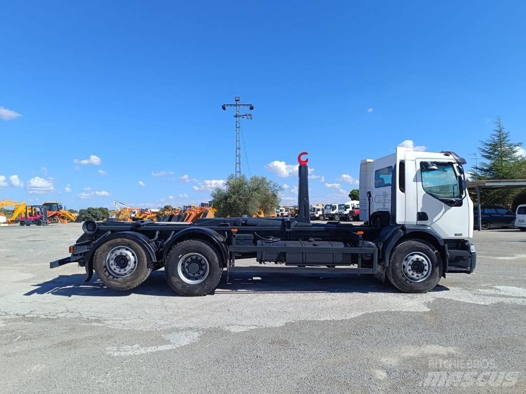 Renault 320 DCI Truck mounted cranes