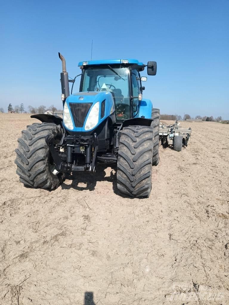 New Holland T 7060 Tractors