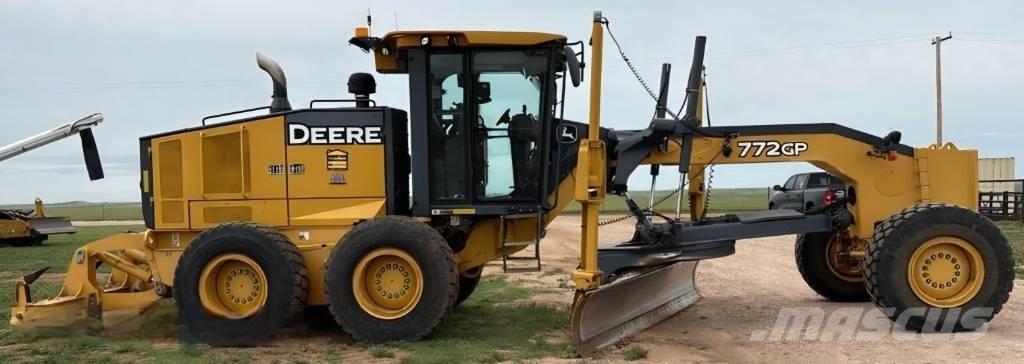 DEERE 772GP Graders