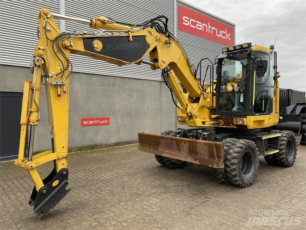 Komatsu PW118MR-11 Wheeled excavators