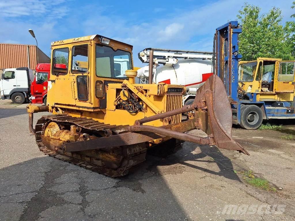 Komatsu D45-1 Crawler dozers