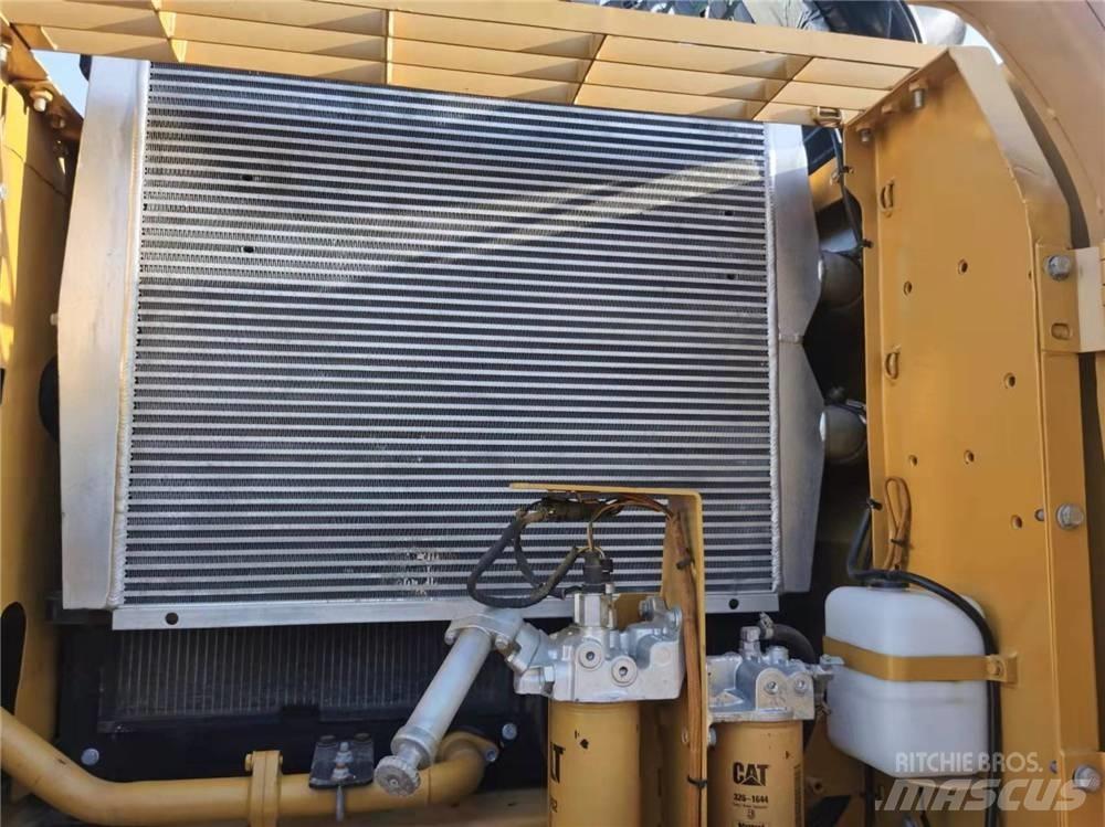 CAT 326D Crawler excavators