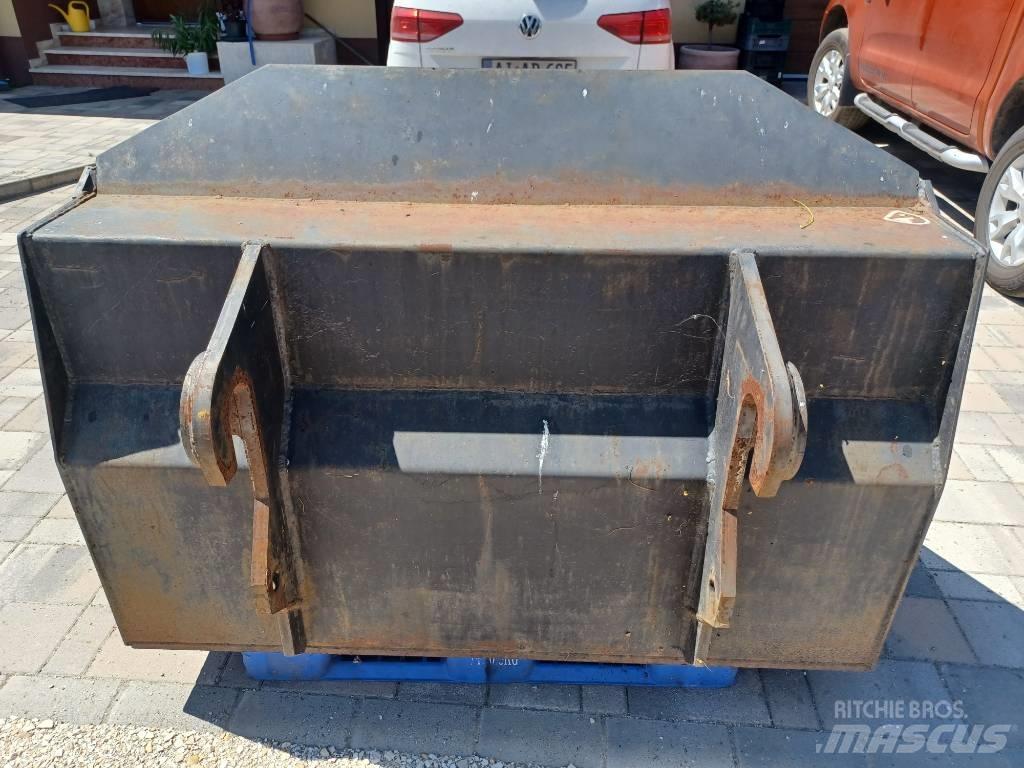  Rakodókanál Egyeb Other loading and digging and accessories