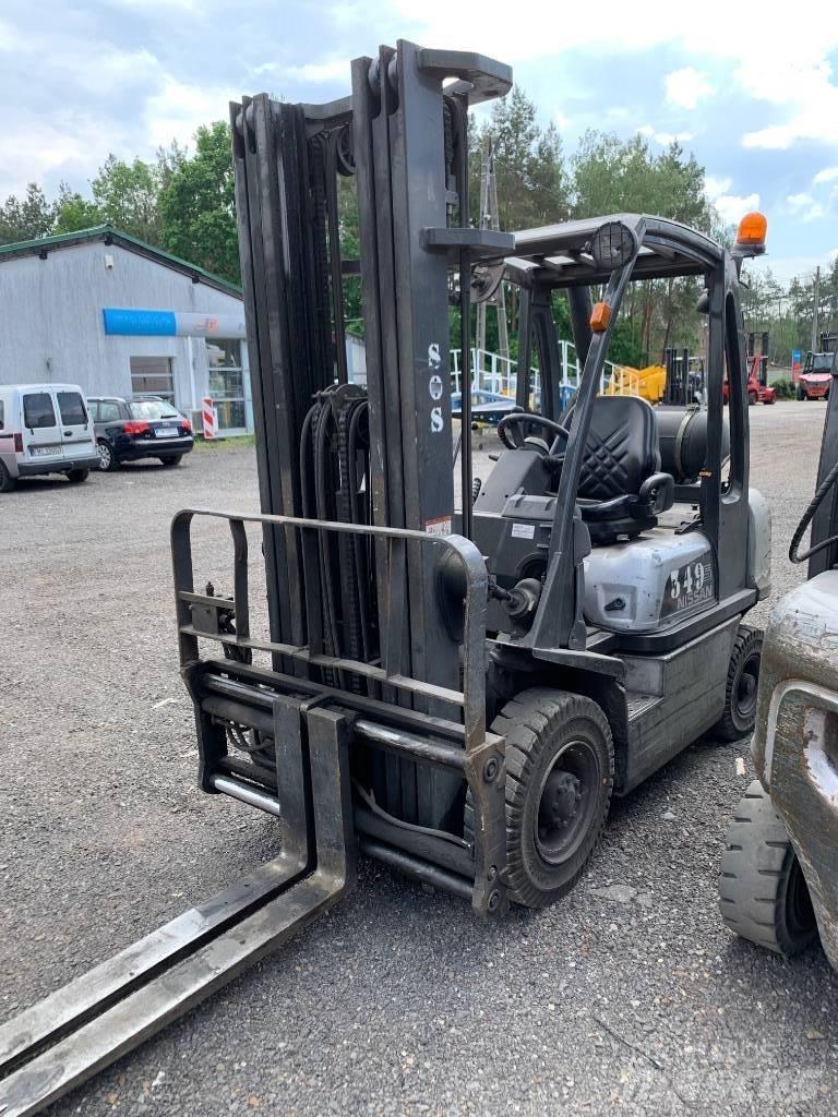 Nissan U1D2A25PQ LPG trucks