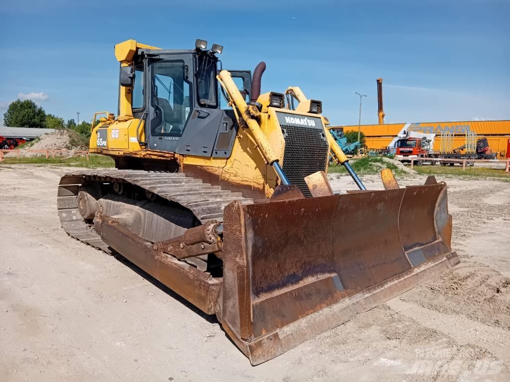 Komatsu D 65 PX-15 Crawler dozers