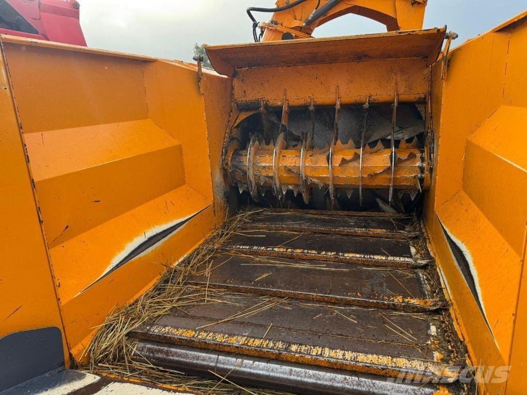 Lucas Castor+ 30R Bale shredders, cutters and unrollers