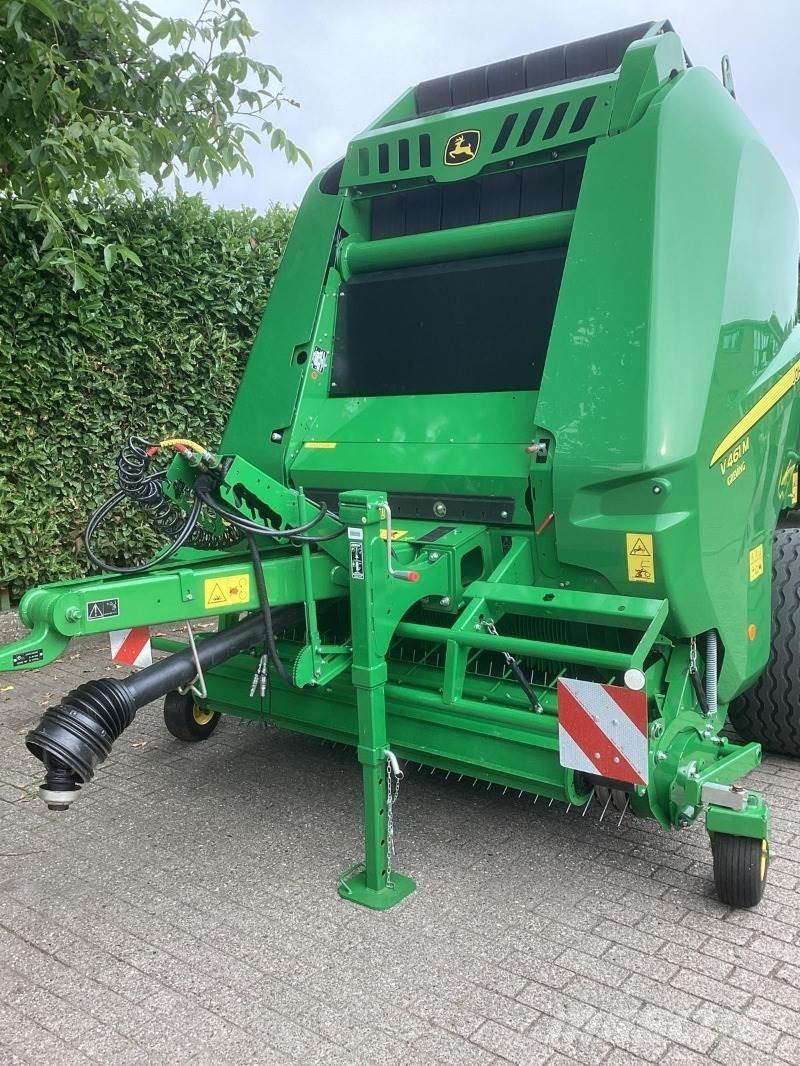John Deere V461M Round balers
