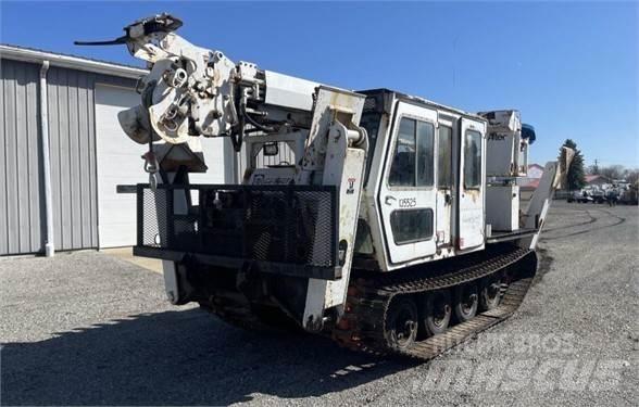 Altec D845ATR Truck mounted platforms
