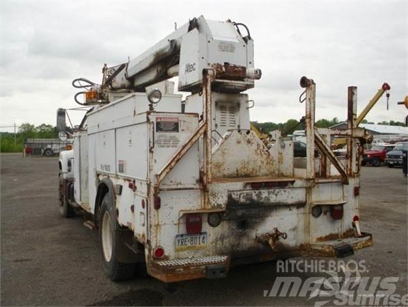 Altec D845B Truck mounted platforms