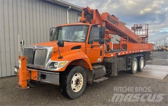 Elliott H70FD Articulated boom lifts