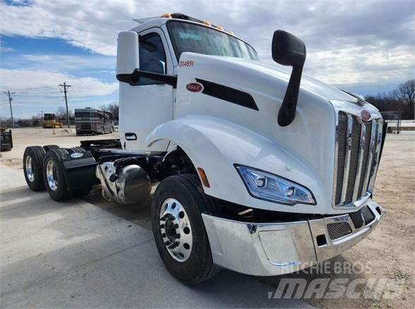 Peterbilt 579 Prime Movers