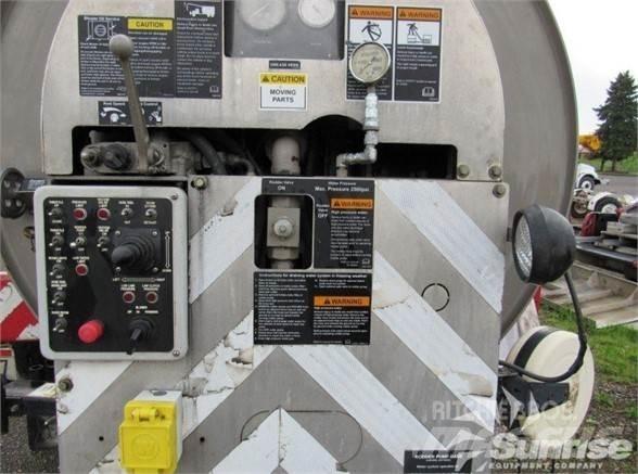 Vactor 2100 Tanks