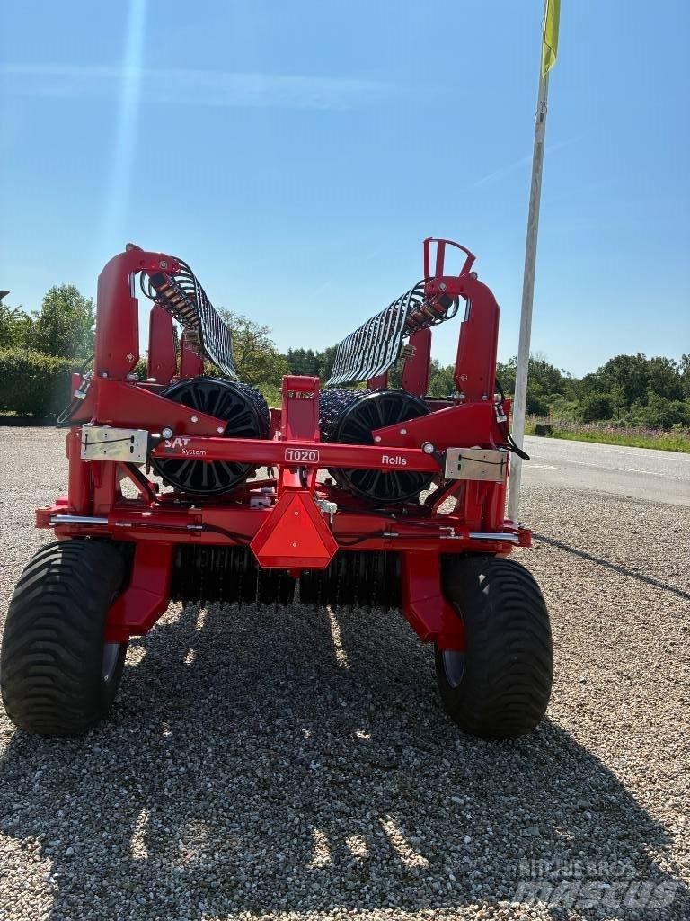 He-Va Tip-Roller Farm machinery