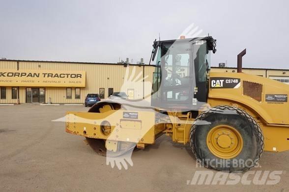 CAT CS74B Single drum rollers