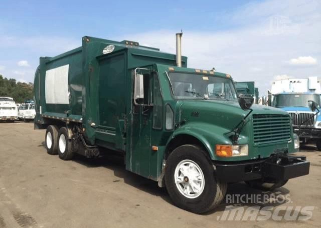 International 4900 Waste trucks