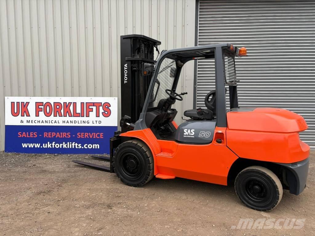 Toyota 7 FDA 50 Diesel trucks