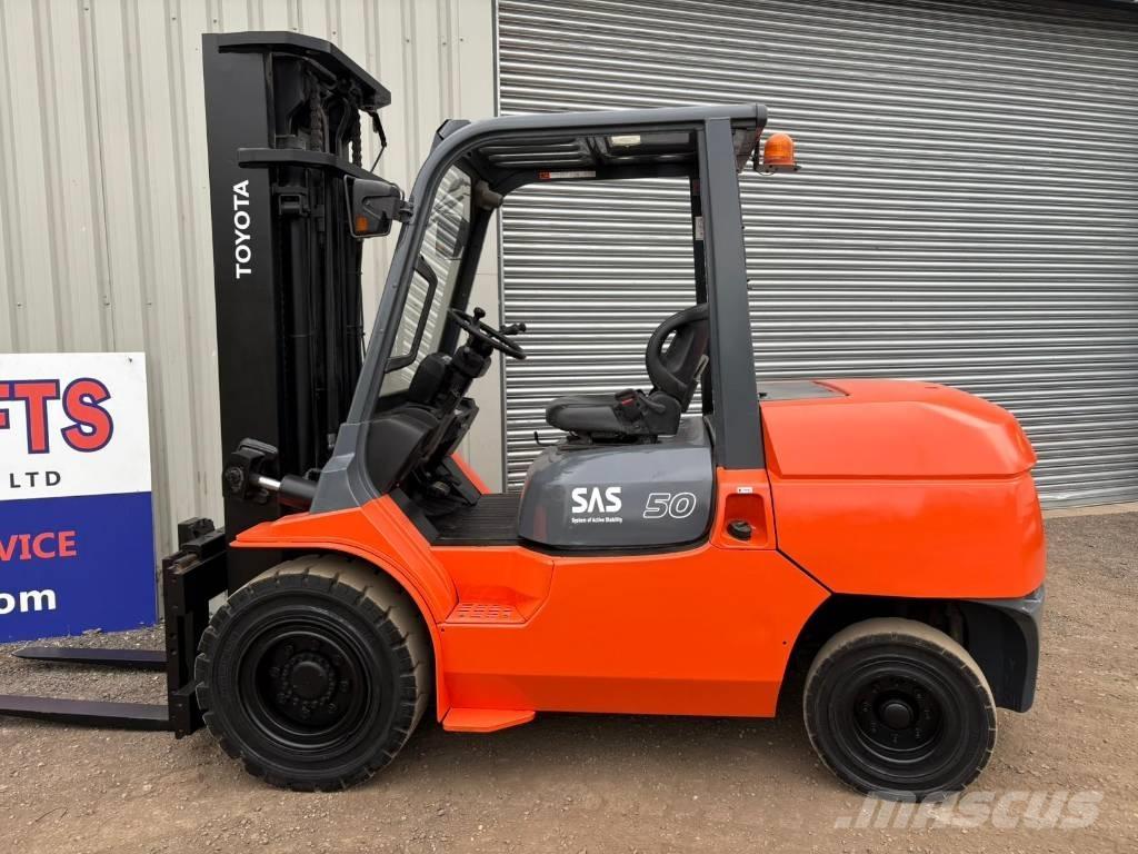 Toyota 7 FDA 50 Diesel trucks