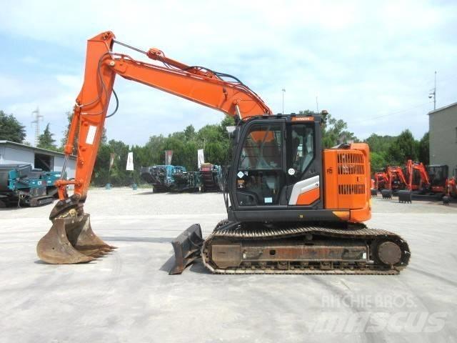 Hitachi ZX 135 US-7 Crawler excavators