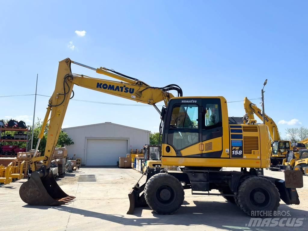 Komatsu PW 158-11 Wheeled excavators
