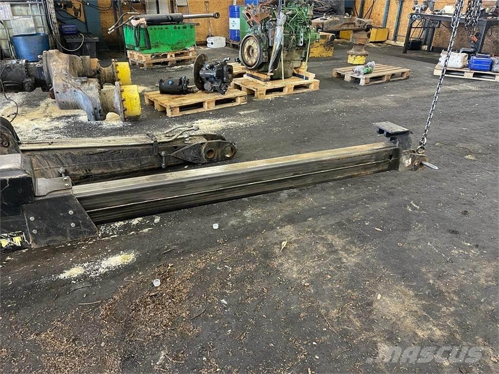 John Deere 1910G Loader cranes