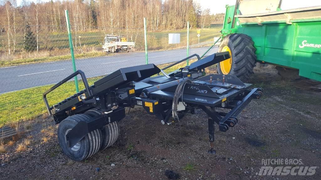 Parkland 443 Square balers