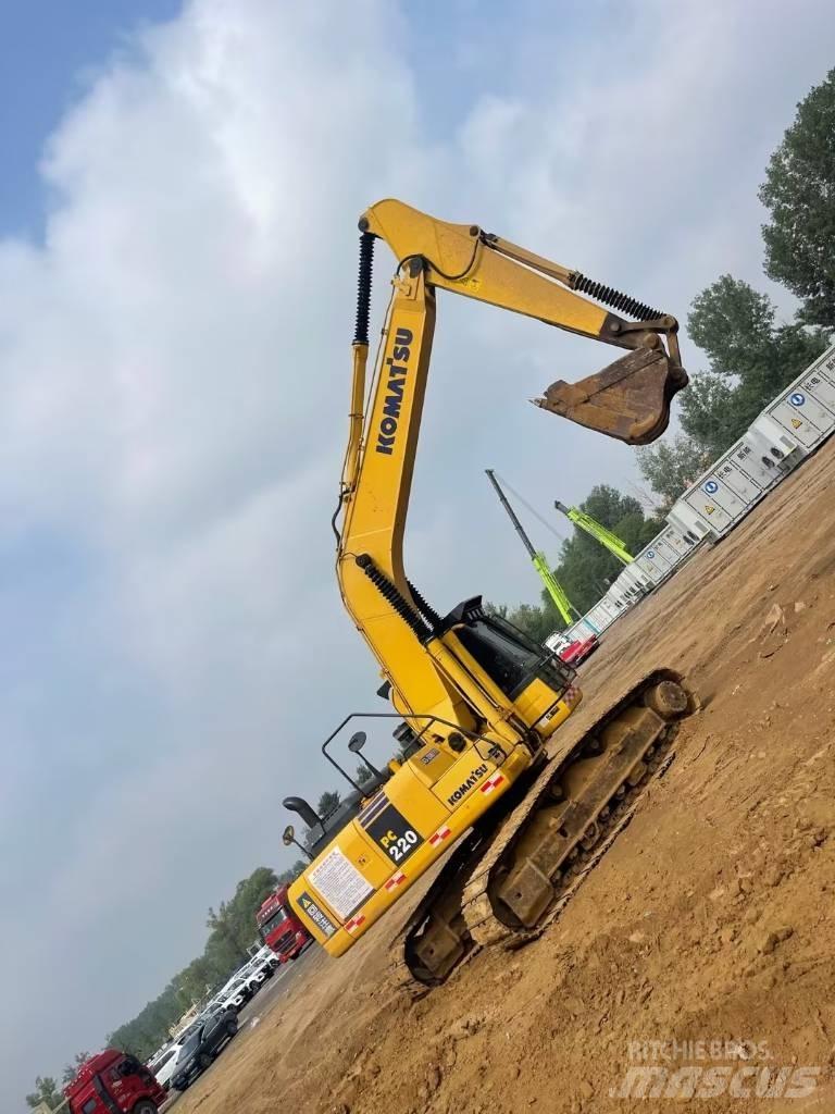 Komatsu PC 220-8 Crawler excavators