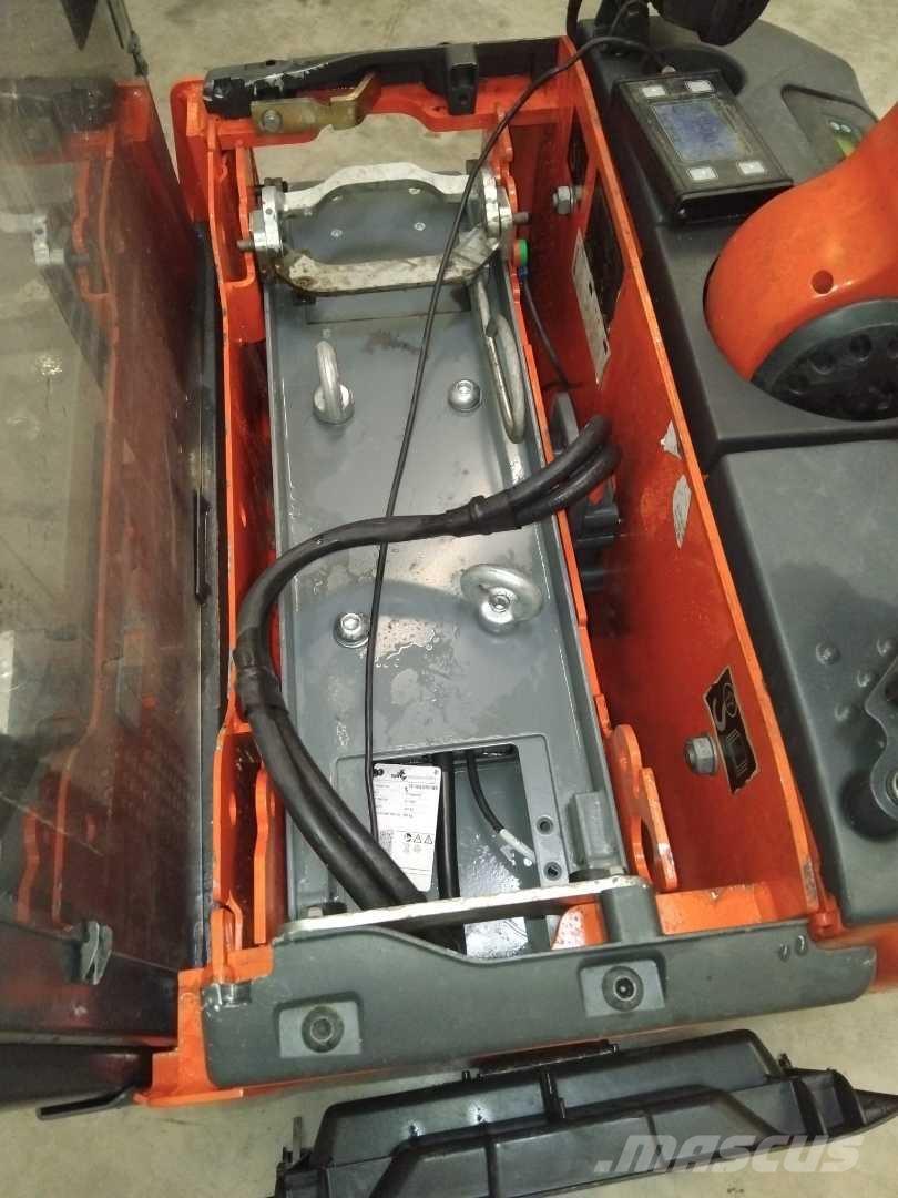 Linde L12AP Self propelled stackers