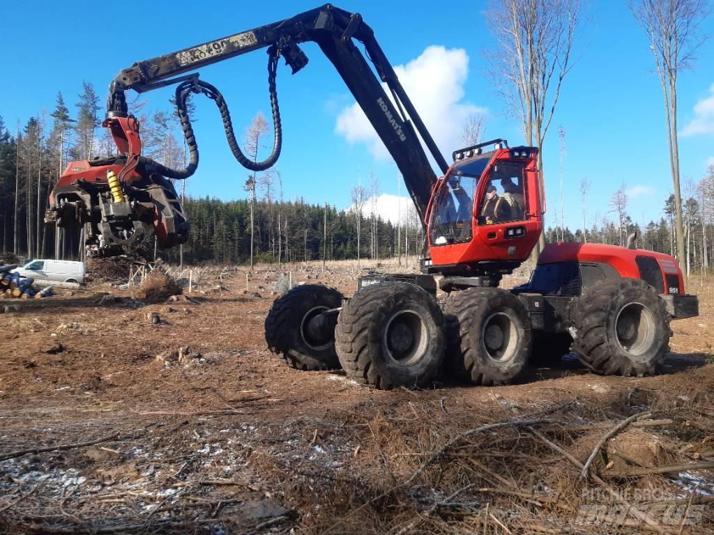 Komatsu 951 Harvesters