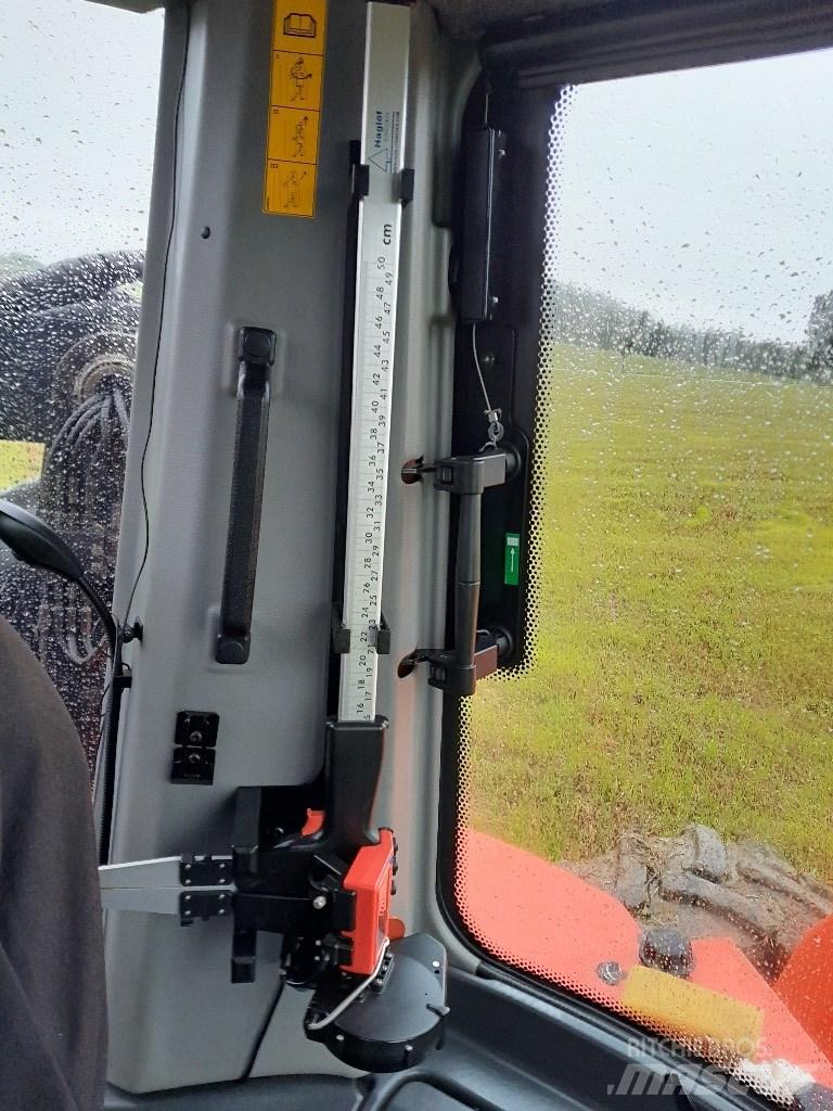 Komatsu 951 Harvesters