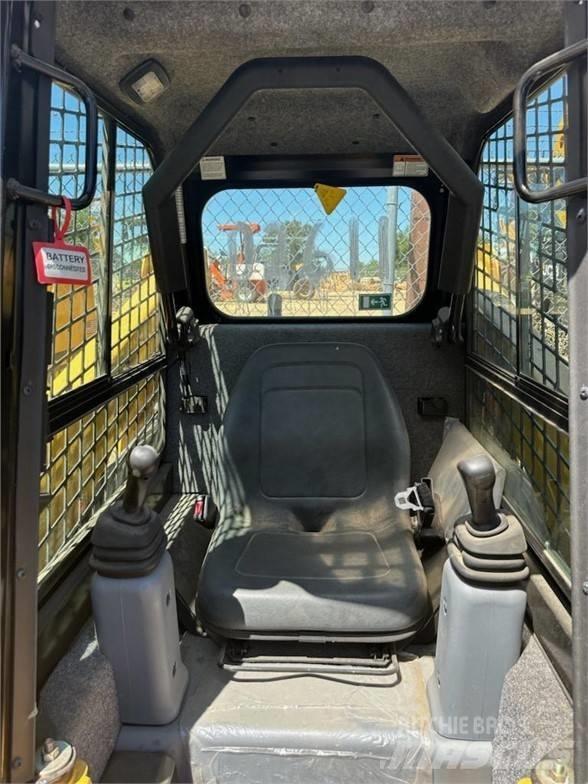 Gehl RT135 Skid steer loaders