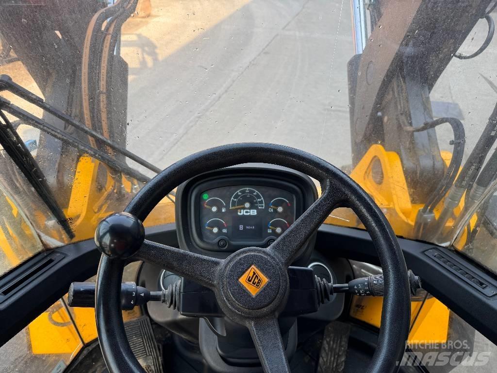 JCB 437 HT Agri Multi-purpose loaders
