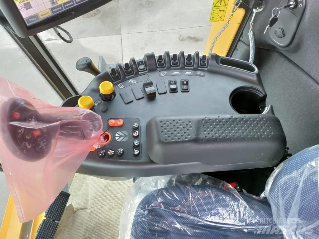 New Holland CH7.70 Combine harvesters