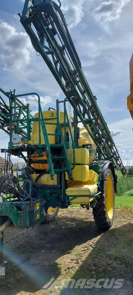 John Deere 840 Trailed sprayers
