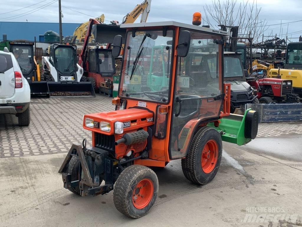 Kubota B 4200 Tractors