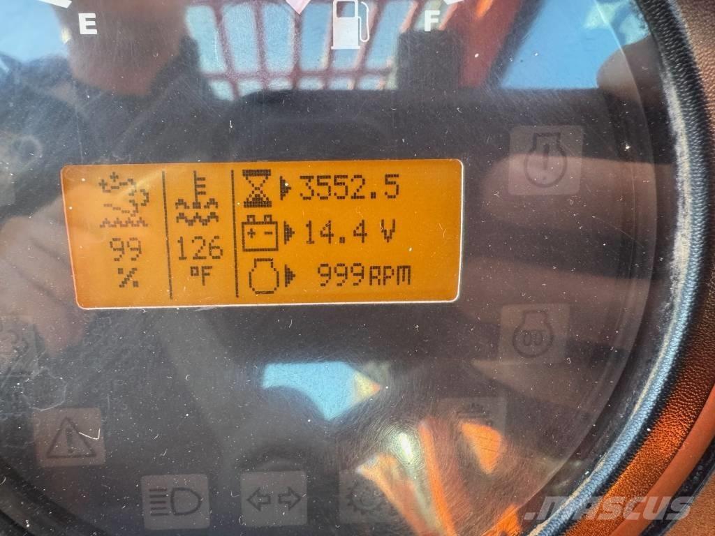 SkyTrak 10054 Telescopic handlers