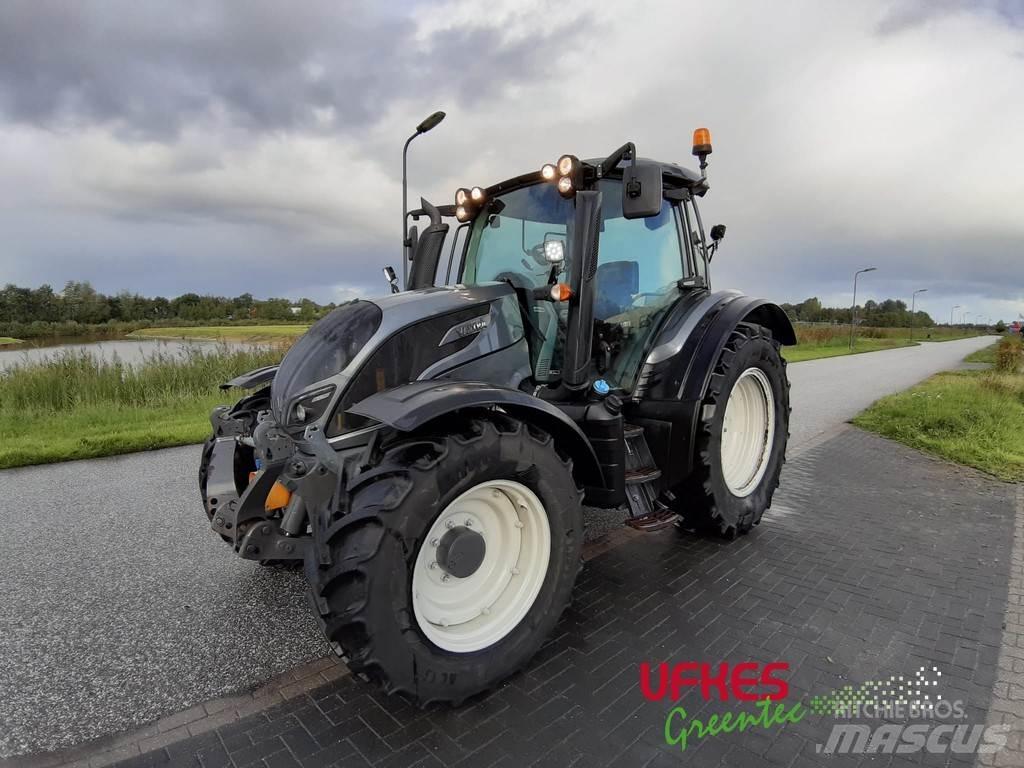 Valtra N134 Tractors